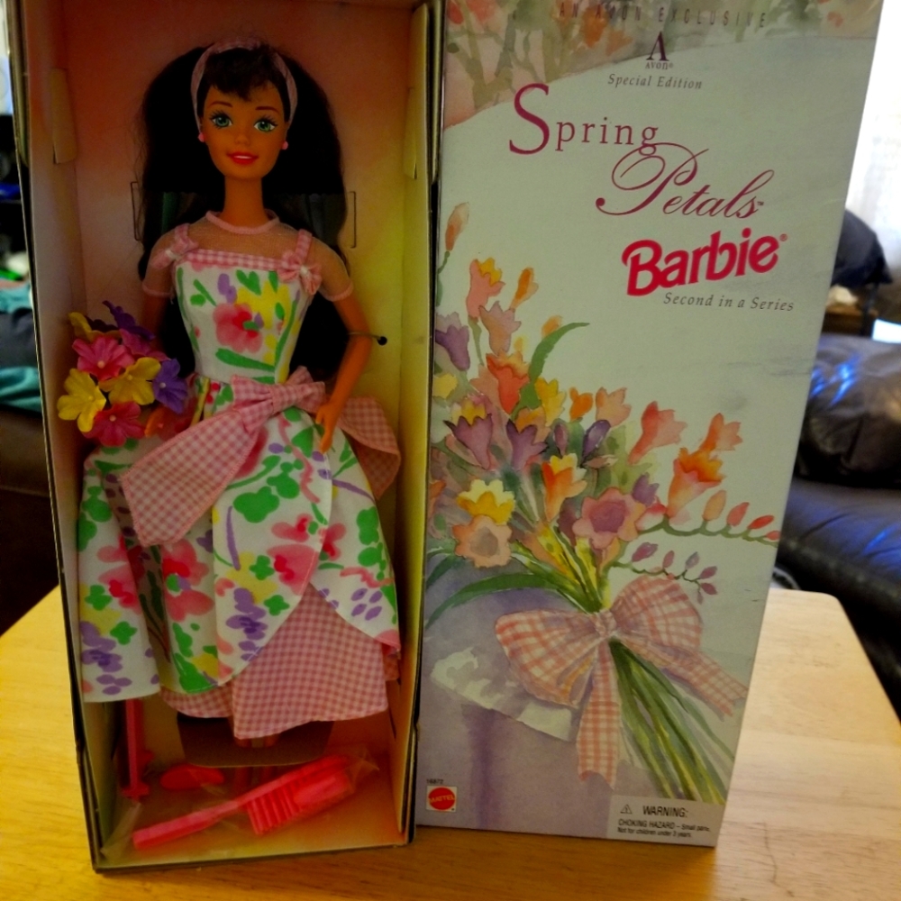 1996 2nd in series Avon Spring Petals Barbie Brunette Doll
